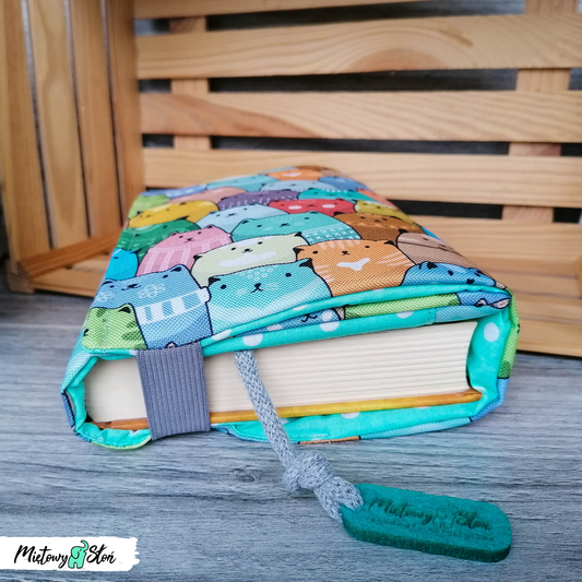 Otulacz / etui na książkę ~ kolorowe koty