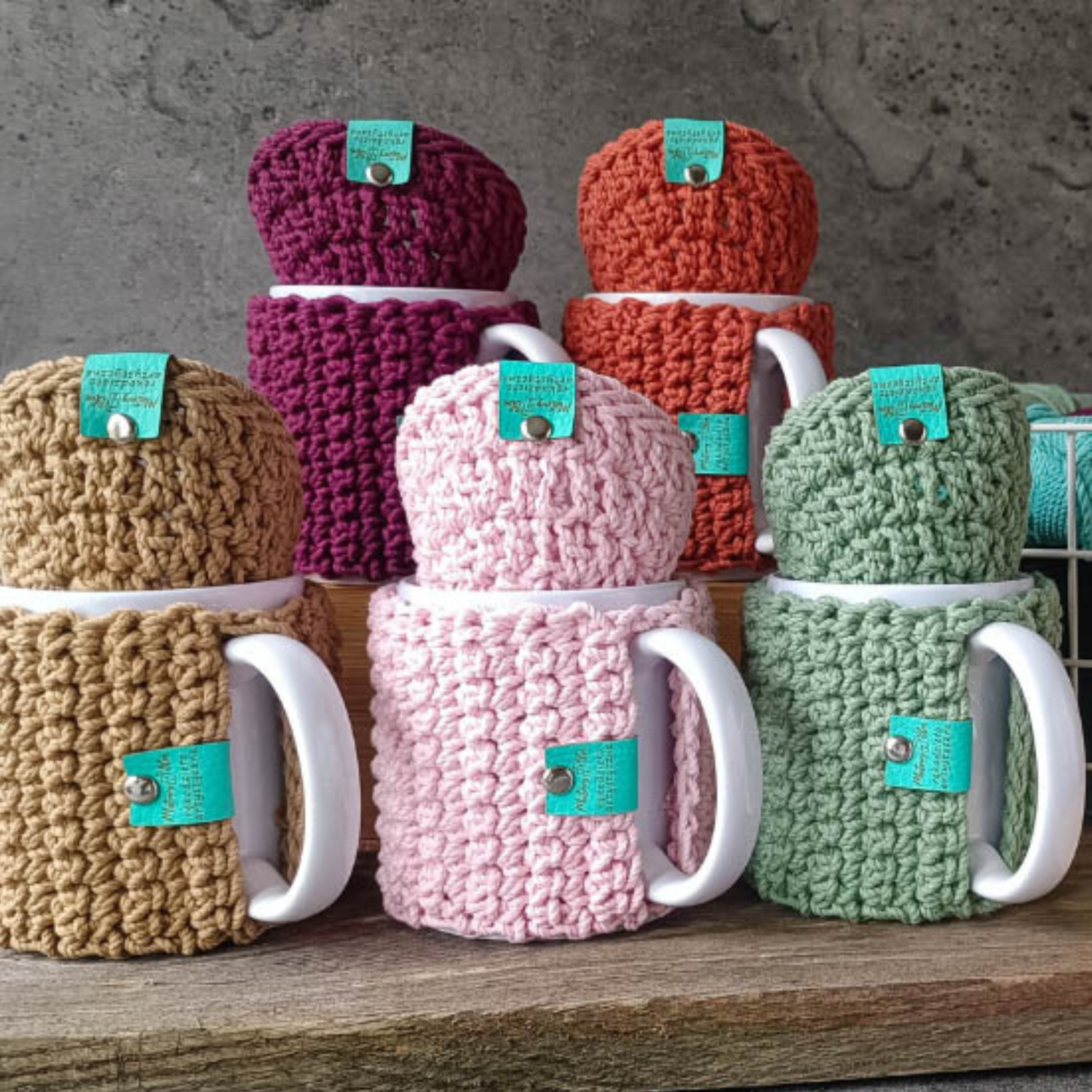 Kubki w sweterkach