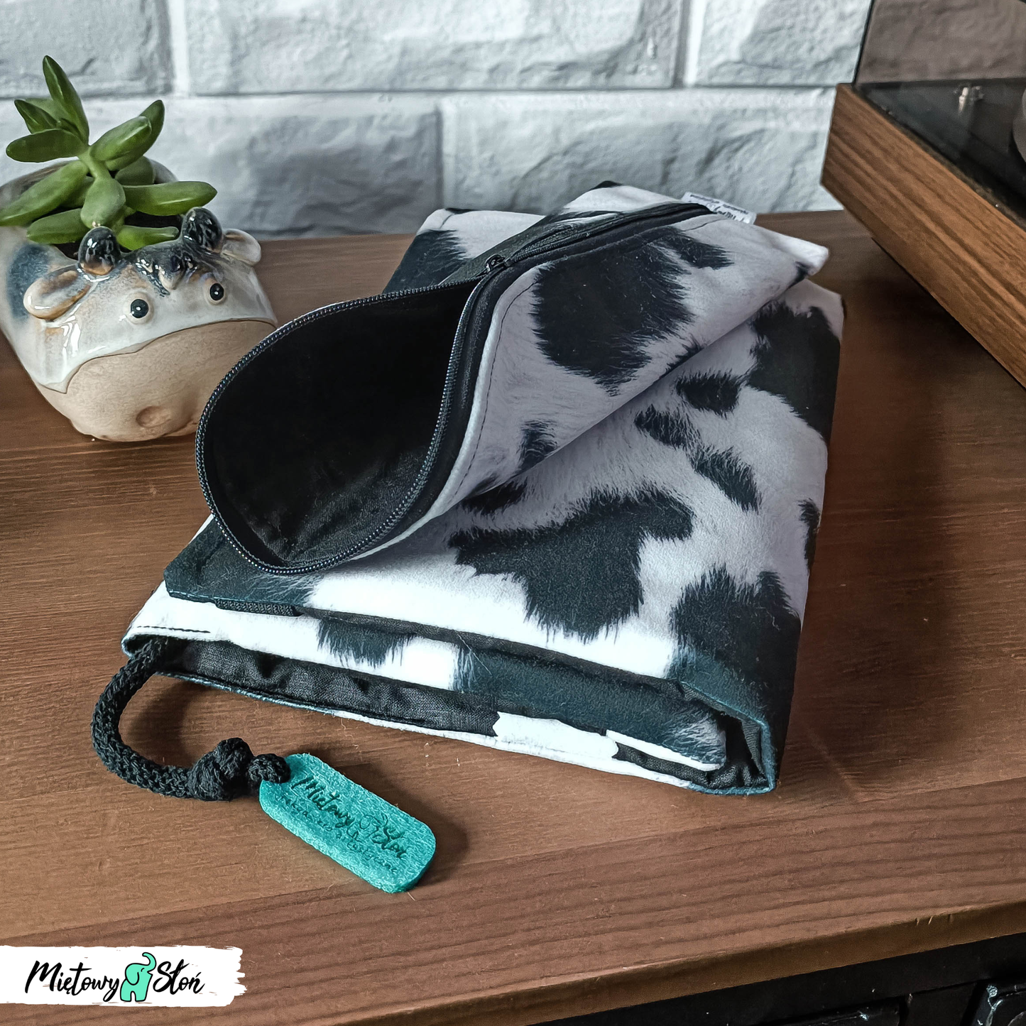 Otulacz / etui na książkę i piórnik piramidka ~ krówka