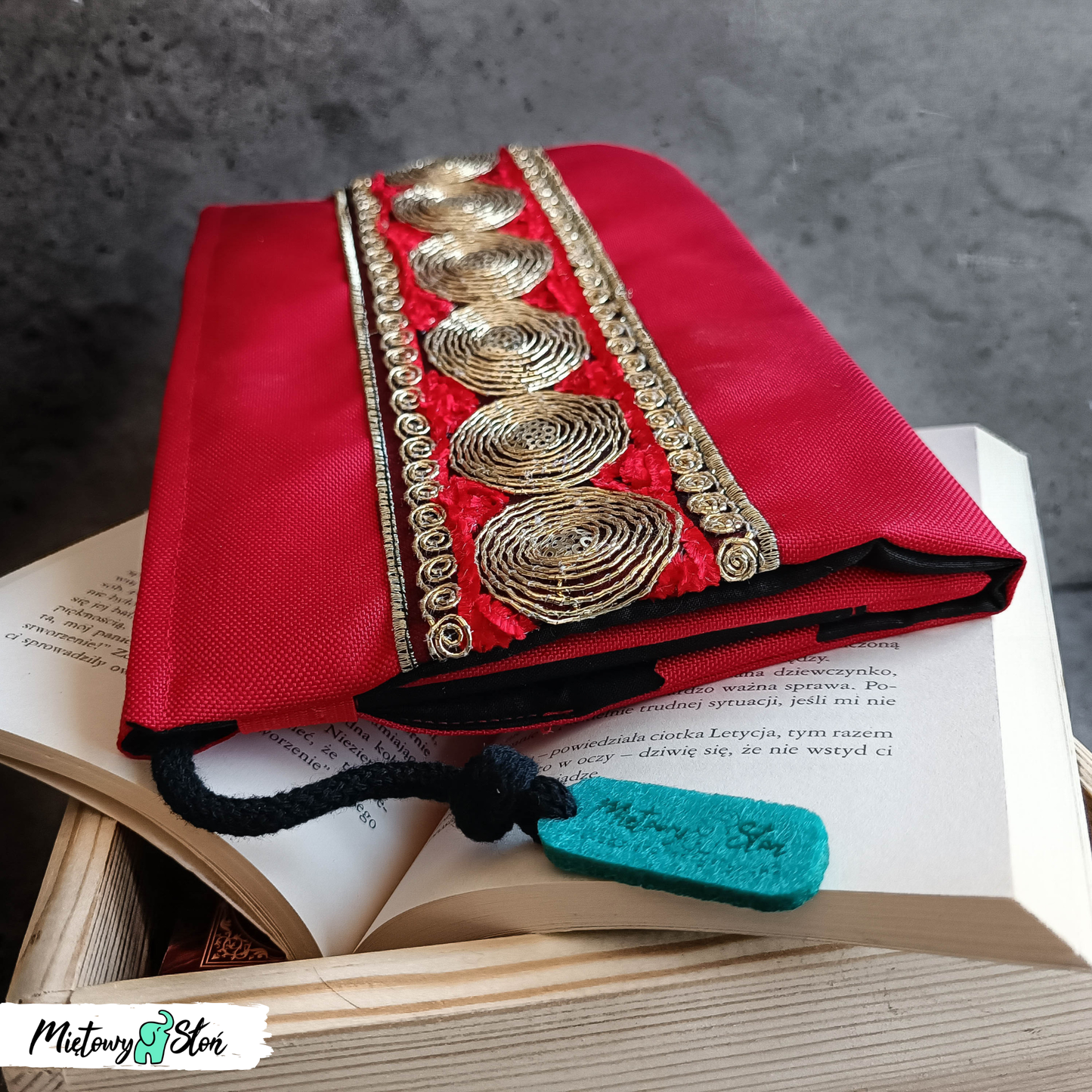 Otulacz / etui na książkę ~ Zari czerwone